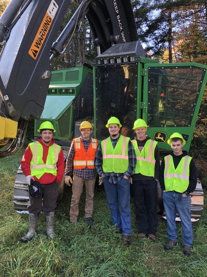 River+Bend+Heavy+Equipment+students+take+a+field+trip+to+see+the+Emerson+and+Sons+Logging+operation+in+action.+Students+learn+how+a+functioning+logging+operation+should+work%2C+including+the+importance+of+maintaining+equipment+for+safety.+%28L-R%29+Riley+Franco%2C+Dylan+Kidder%2C+Owen+Bailey%2C+Ricky+Fennimore+and+Connor+Daniels.
