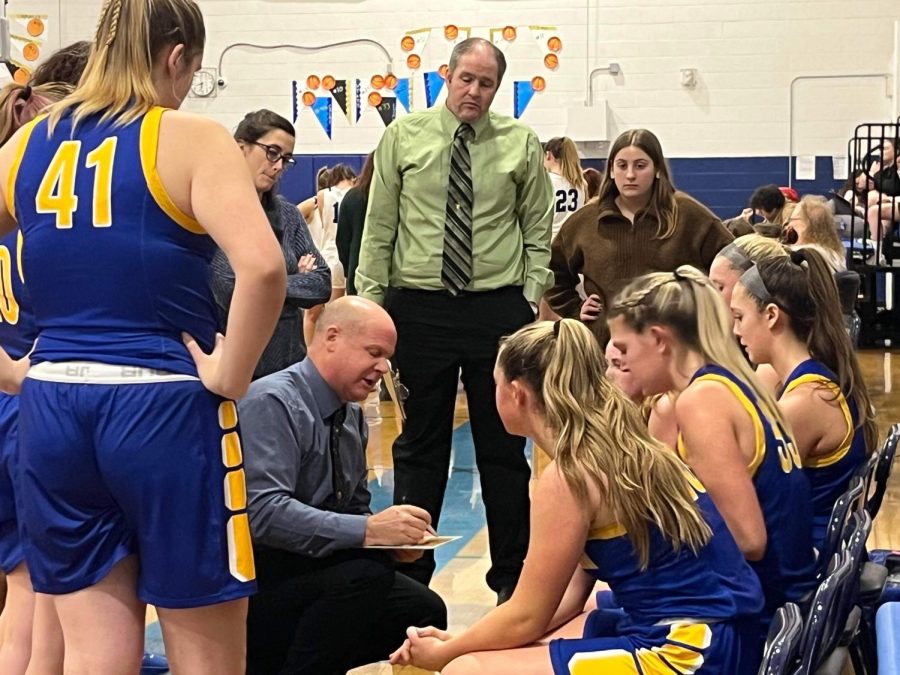 Head+Coach+Scott+Farquharson+draws+up+a+play+during+the+timeout+of+the+Girls%E2%80%99+Varsity+Basketball+game+on+Friday+January+6th%2C+2023.+