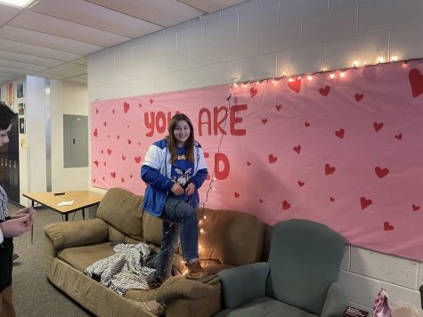 Senior Gabby Houghton seen decorating the senior lounge in preparation for Valentines Day, on Tuesday January 31.