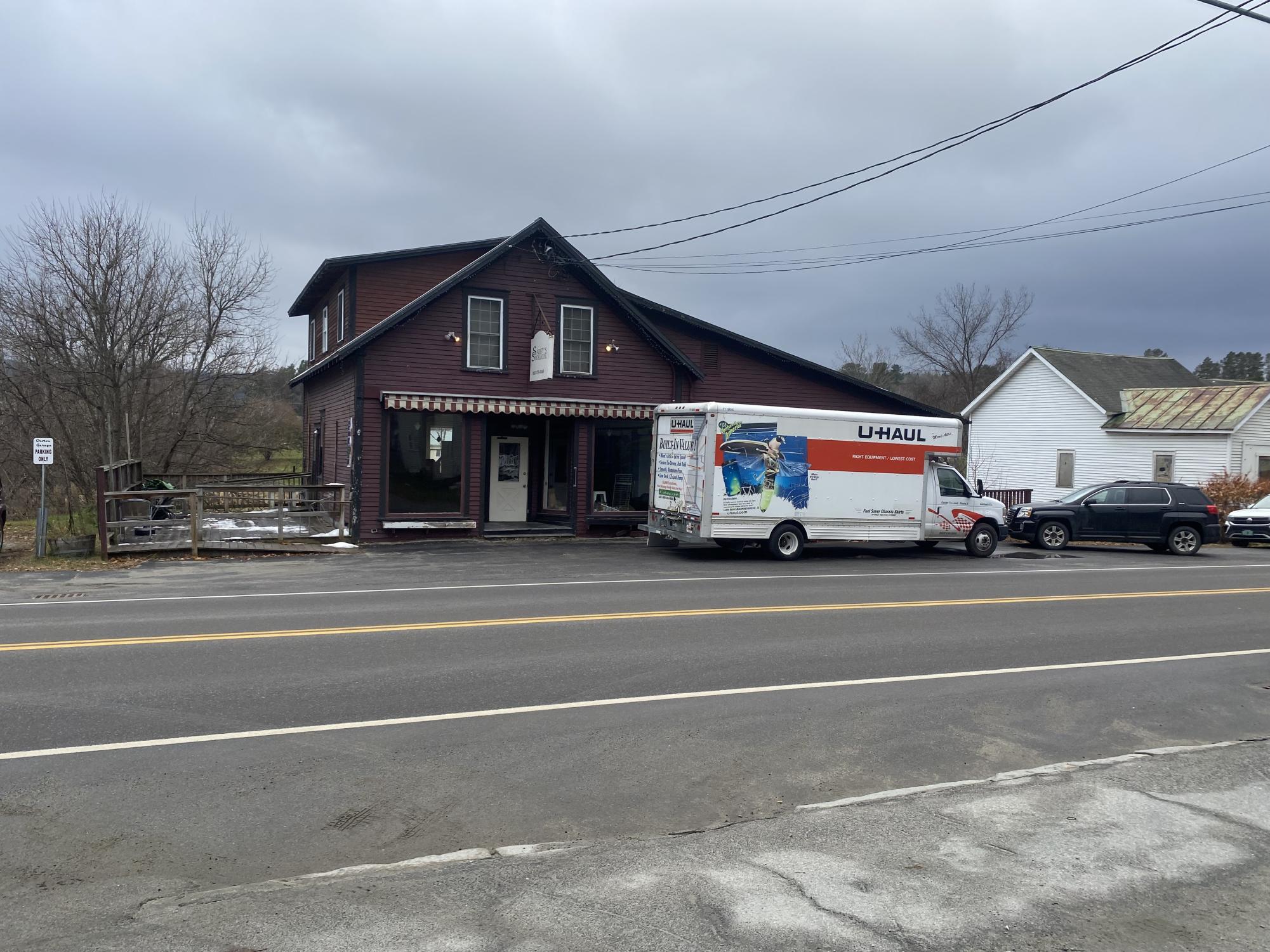 Sarkys Smokehouse Moves to Well River – Bucks News Network