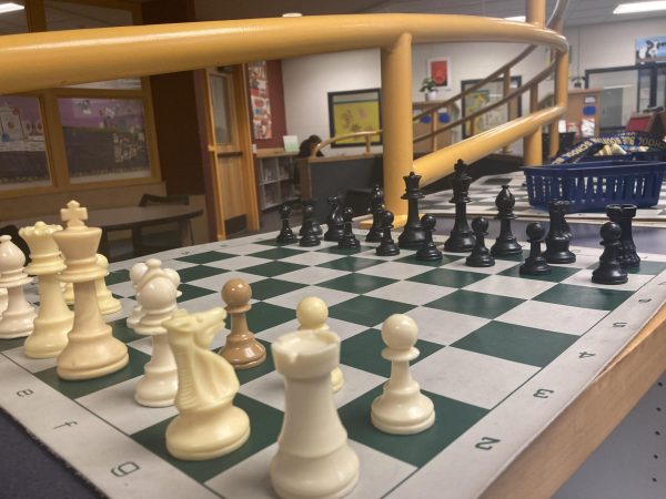BMU Librarian Teaches 3rd and 4th Grade Chess