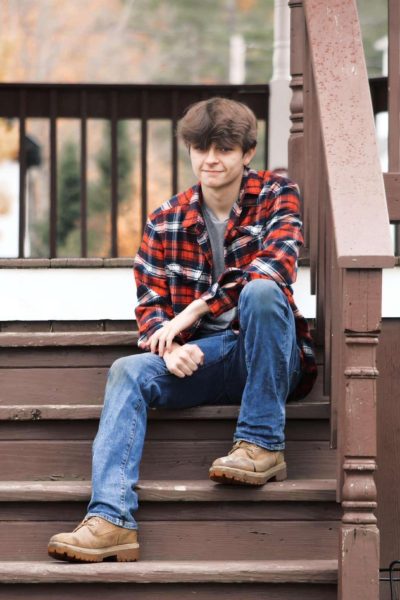 Senior Spotlight- Gavin Longmoore